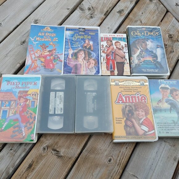Lot of Vintage VHS Tapes Flipper Annie Lot of 9 - Picture 1 of 4